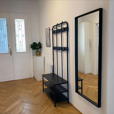 Cosy Apartment In Mariahilf Close To Citycenter Viena Exterior foto